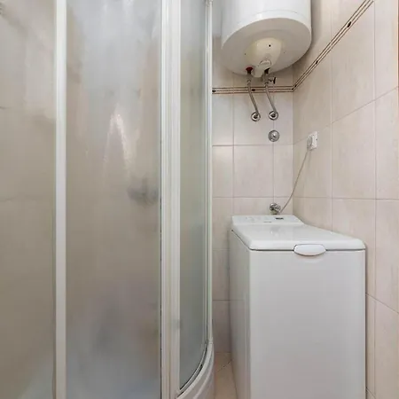 Saladinka 3 Hébergement de vacances *