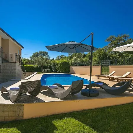 Saladinka 3 Holiday home *